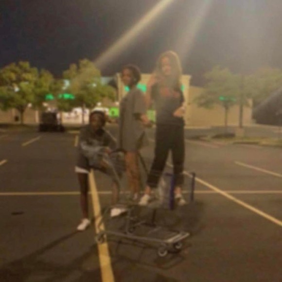 Meet your Posher, Evie - Picture 1 of 1